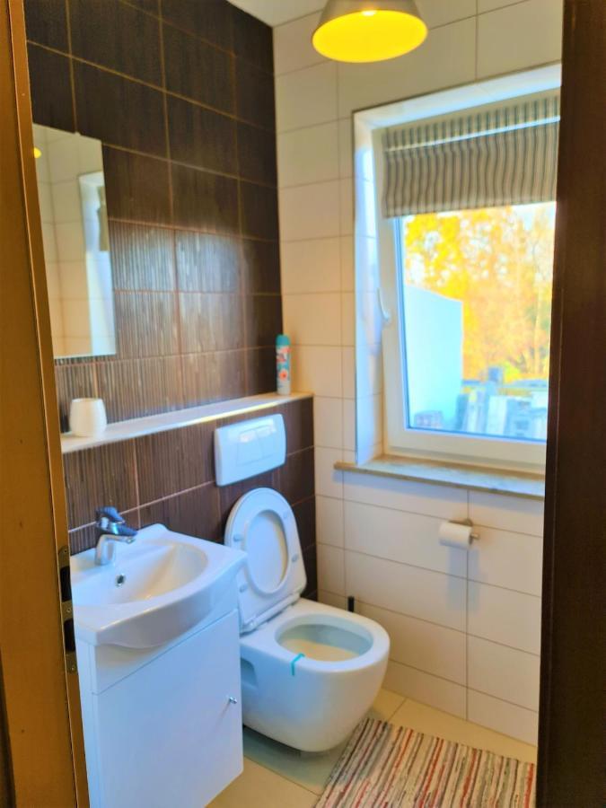 Bei Playmobilland- Grosszugige Wohnung Mit Terasse 1 Zirndorf Bagian luar foto